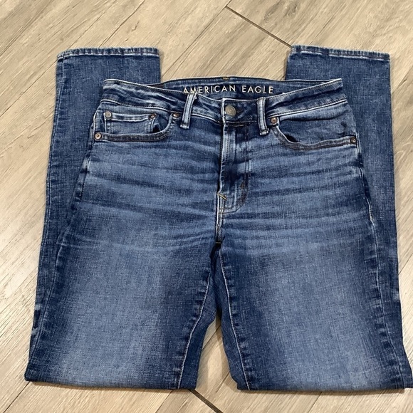 American Eagle Slim Straight Airflex+ Medium Wash Jeans size 30x32 - Picture 6 of 10